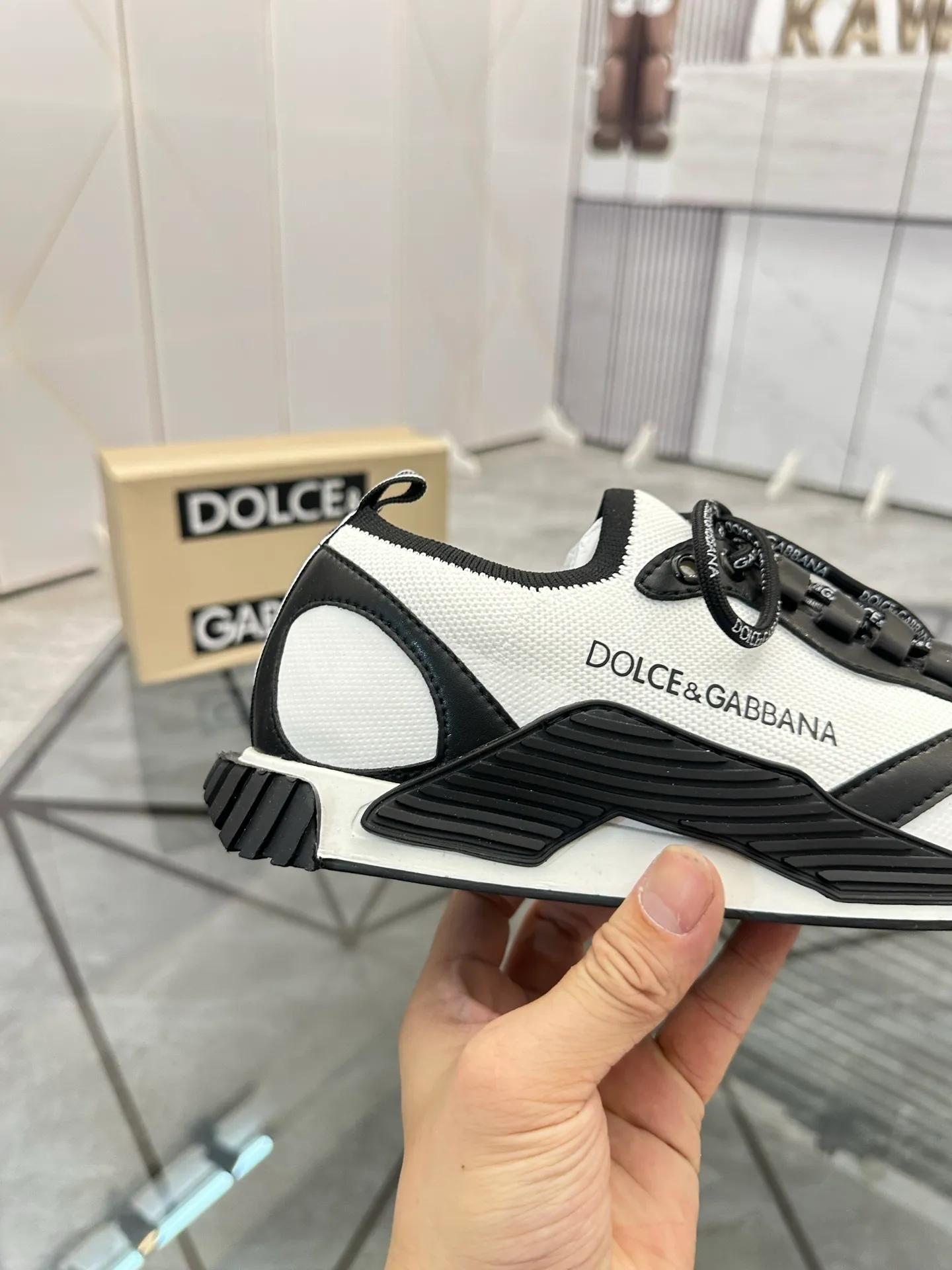 Men's shoes: 💰P460¥ Product trademark: DG "Dolce & Gabbana*" low-top sneakers Regular size: 35-44 (can be customized to 45.46.) Couple style Product materials: Upper imported cowhide stitching original material, breathable lining, original outsole. Number: 803